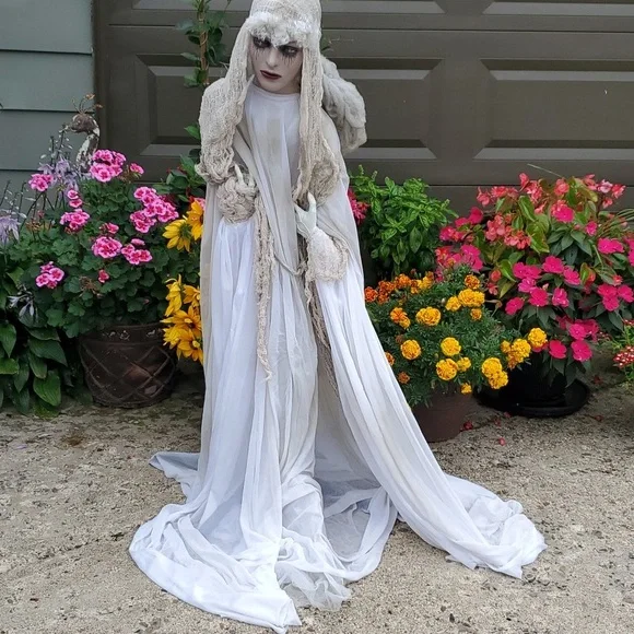 50" Lighted Halloween Scary Bride - Picture 10 of 11